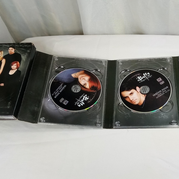 Buffy the Vampire Slayer Complete Fourth Season DVD Box Set TV Series - Picture 13 of 14